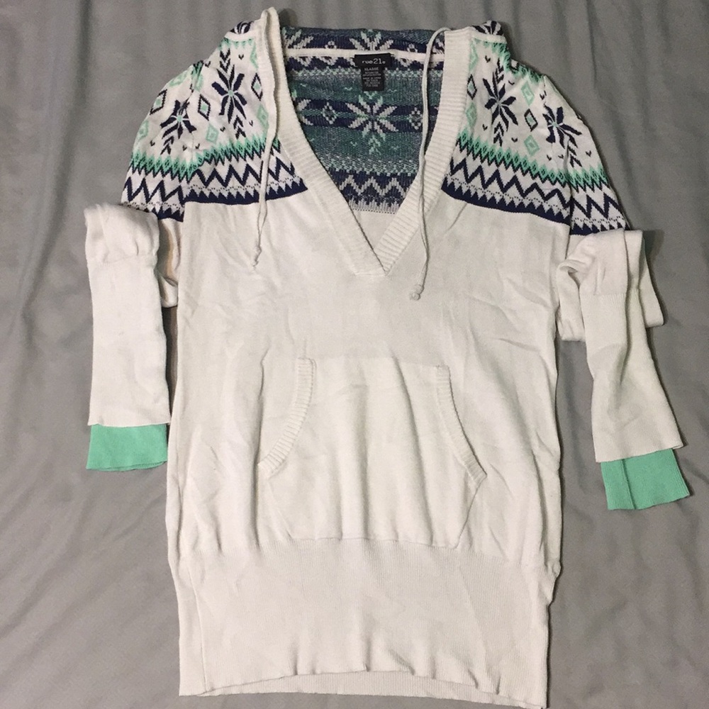 White, navy blue, mint green Winter sweater